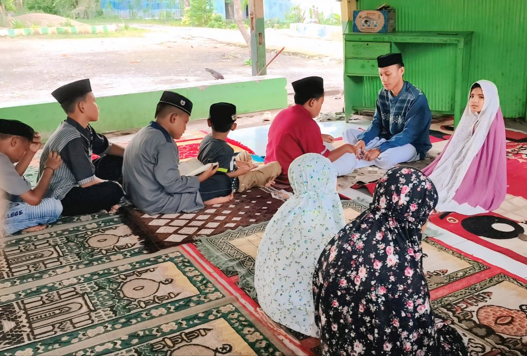 Foto Pengabdian Masyarakat dalam Kegiatan Mengaji di Jeneponto, Sulawesi Selatan