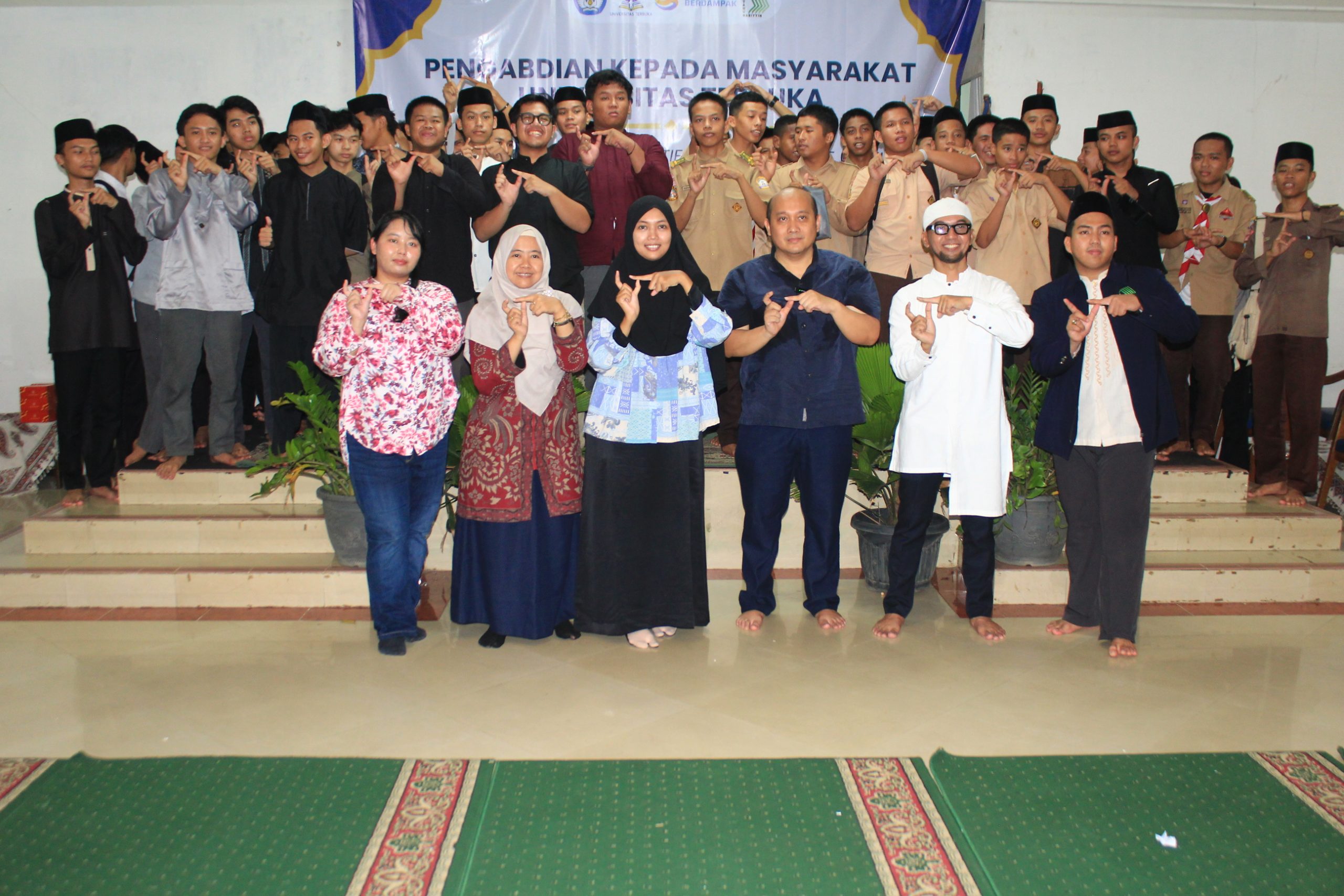 Pelatihan Pemanfaatan AI Santri Pondok Pesantren Khatamun Nabiyyin Pelatihan Pemanfaatan AI Santri Pondok Pesantren Khatamun Nabiyyin