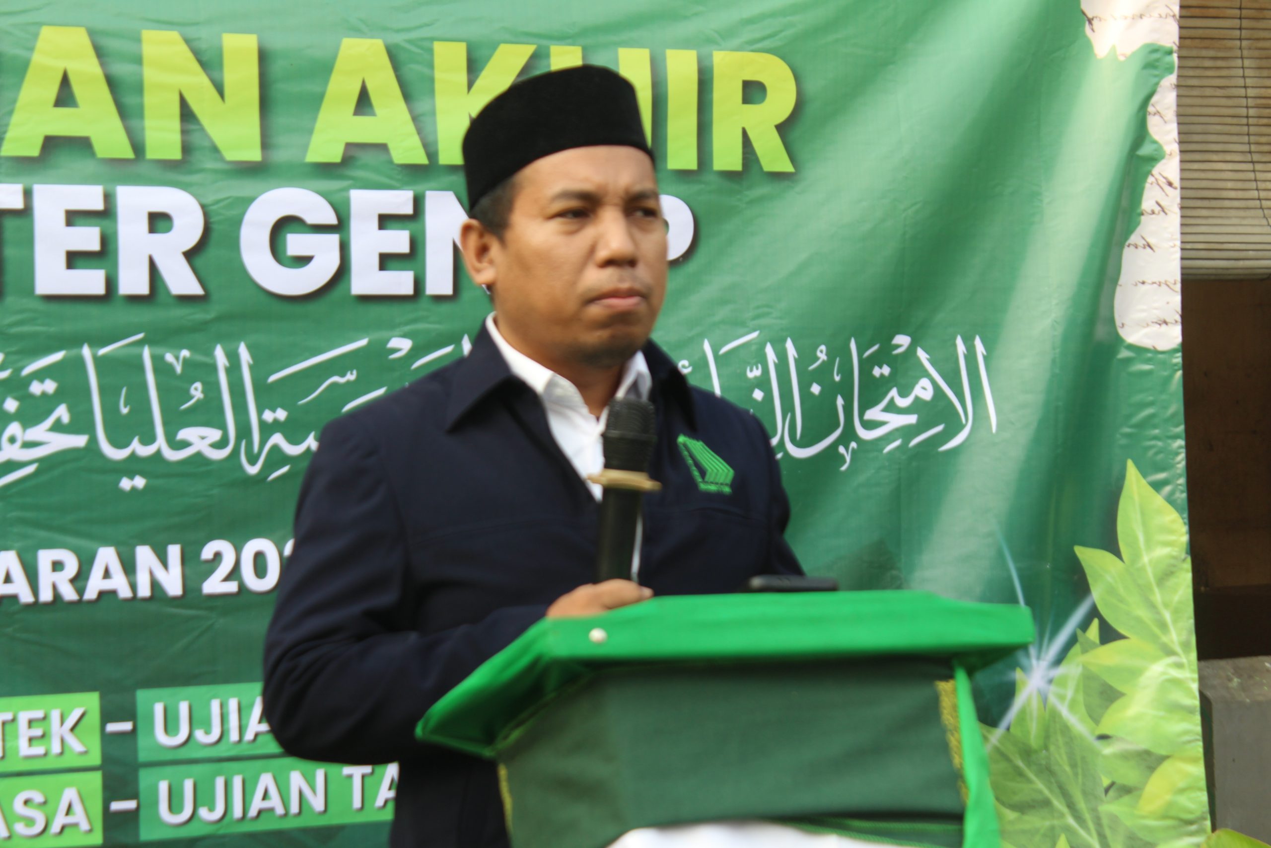 IMG_8243 Foto wakil pimpinan, Ustadz Utsman Saleh La Ede dalam pembukaan ujian madrasah ulya