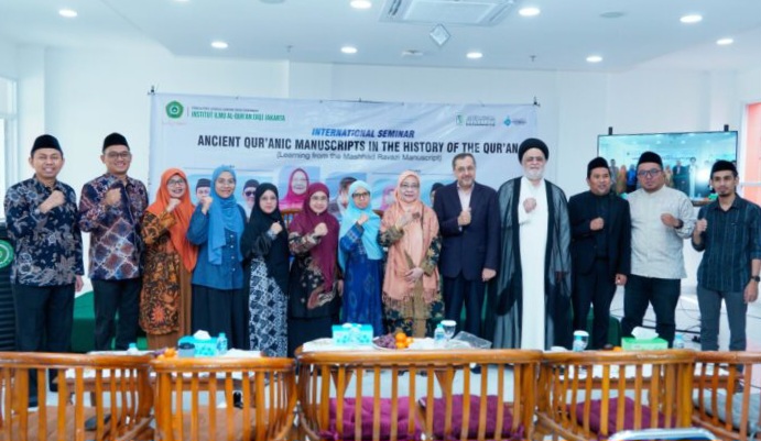 Kasian mushaf manuskrip kuno di fakultas iqi Kasian mushaf manuskrip kuno di fakultas iqi
